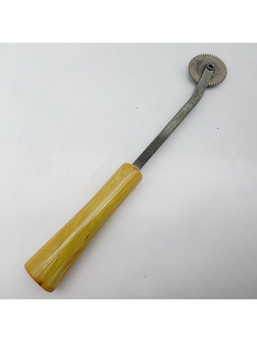 Butterscotch Bakelite Tracing Wheel Sewing Pattern Tool Handle 6" VTG - Picture 4 of 7